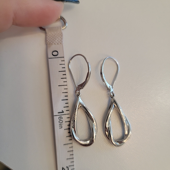 Kay Jewelers Twisted Diamond & Teal Saphire Tear Drop Dangle Earrings NWOT - Picture 11 of 13